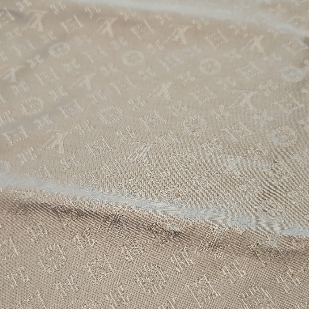 Louis Vuitton Cream Textured Scarf - Picture 5 of 6